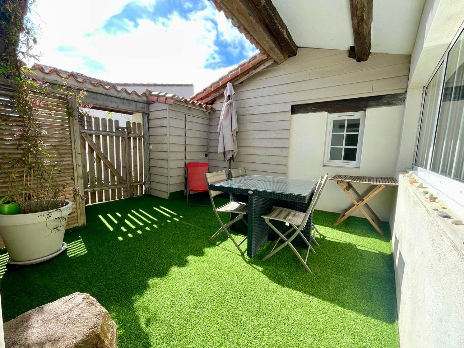 Beau T3 *** Pour 2 A 4 Pers Avec Patio Privatif Apartment La Couarde-sur-Mer Exterior photo